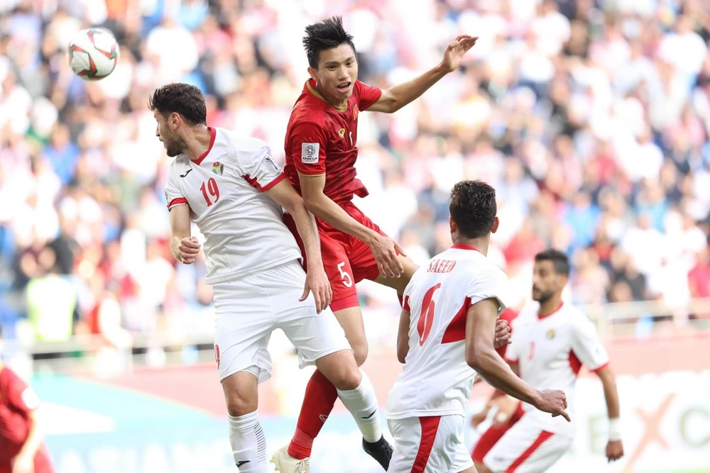 Đoàn Văn Hậu tại vòng chung kết Asian Cup 2019. (Ảnh: Hoàng Linh/TTXVN)