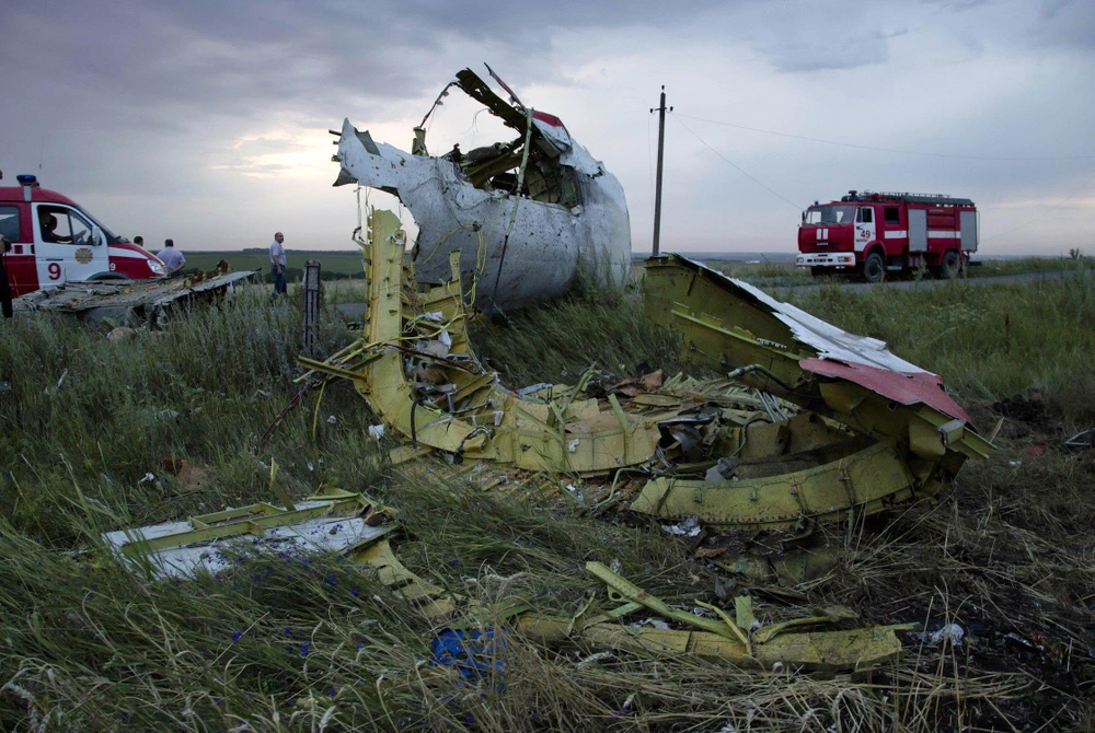 Hiện trường vụ máy bay MH17. (Nguồn: The Defense Post)