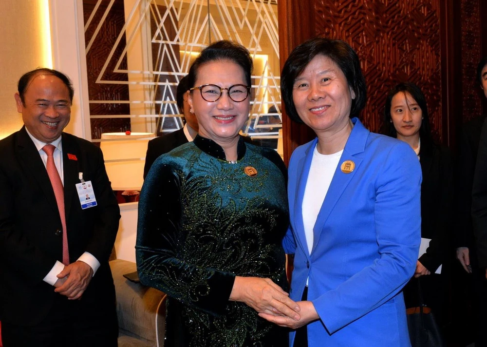 Chủ tịch Quốc hội Nguyễn Thị Kim Ngân tiếp Phó Chủ tịch Ủy ban Thường vụ Nhân đại Trung Quốc. (Ảnh: Trọng Đức/TTXVN)