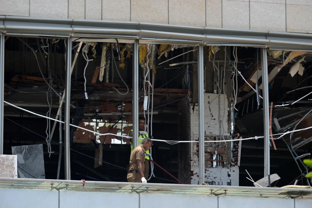 Hiện trường đổ vỡ sau một vụ nổ tại khách sạn Shangri-La ở thủ đô Colombo ngày 21/4. (Ảnh: THX/TTXVN)