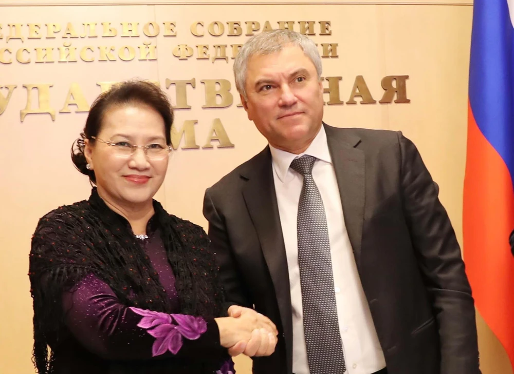 Chủ tịch Quốc hội Nguyễn Thị Kim Ngân và Chủ tịch Duma Quốc gia Liên bang Nga V. Volodin. (Ảnh: Trọng Đức/TTXVN)