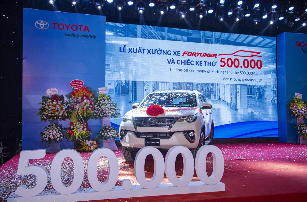 Toyota Việt Nam kỷ niệm cột mốc xuất xưởng chiếc xe thứ 500.000 và chào đón mẫu Fortuner quay trở lại lắp ráp. (Ảnh nguồn: TMV)