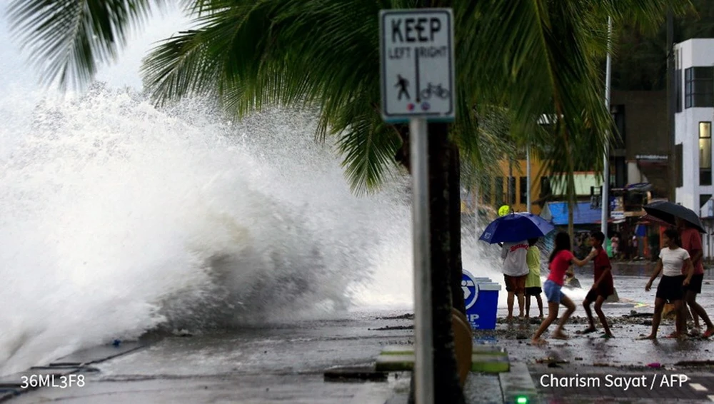 Siêu bão Man-yi đổ bộ vào đảo Catanduanes, Philippines ngày 16/11/2024. (Nguồn: AFP)