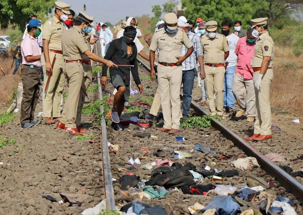 Hiện trường vụ tai nạn tàu hỏa tại Ấn Độ. (Nguồn: Reuters)