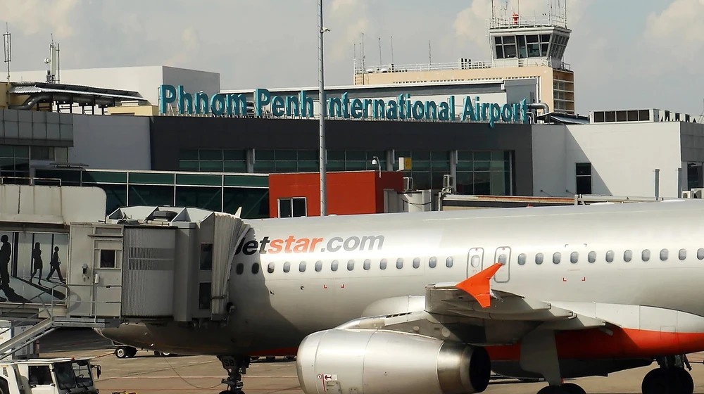 Máy bay đỗ tại sân bay quốc tế Phnom Penh, Campuchia. (Nguồn: asia.nikkei.com)