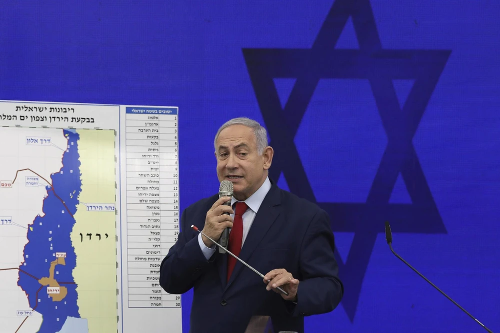 Thủ tướng Israel Benjamin Netanyahu trình bày kế hoạch sát nhập một phần Bờ Tây. (Nguồn AP)