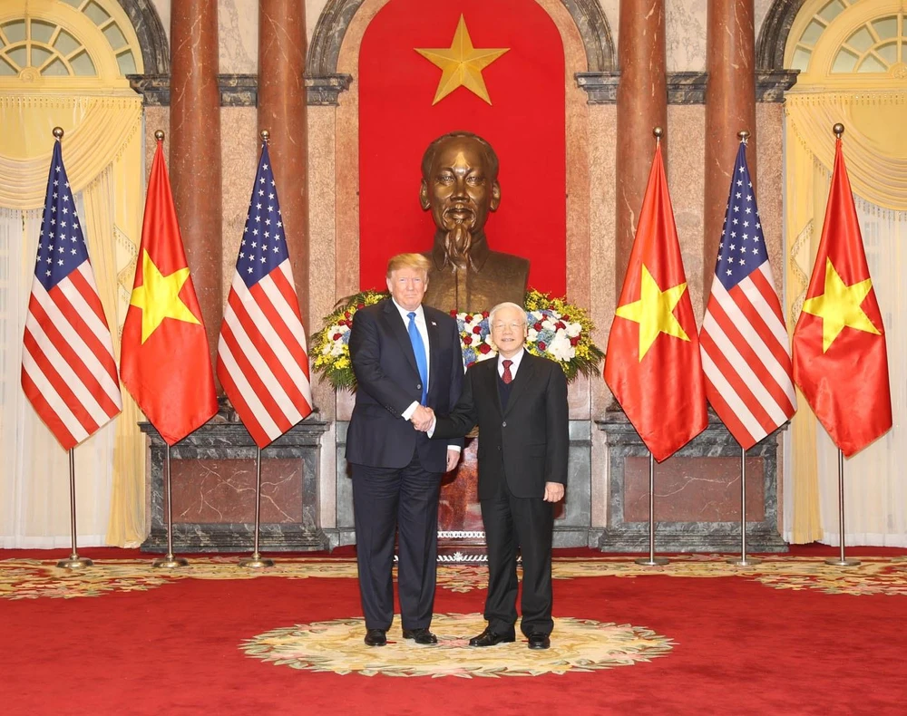 Tổng Bí thư, Chủ tịch nước Nguyễn Phú Trọng tiếp Tổng thống Mỹ Donald Trump nhân dịp sang Việt Nam dự Hội nghị thượng đỉnh Mỹ-Triều Tiên lần thứ hai. (Ảnh: Trí Dũng/TTXVN)