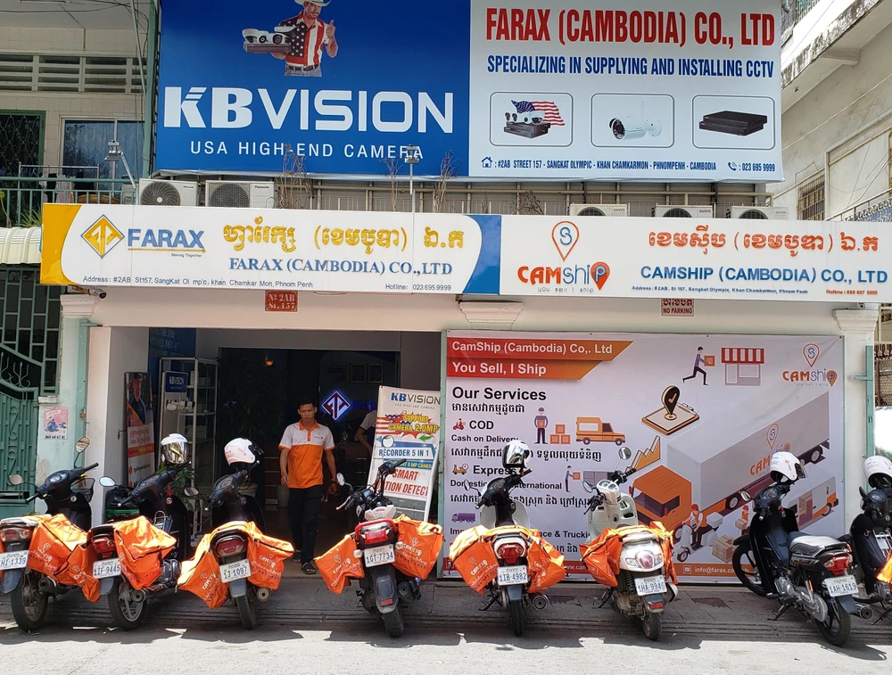 Dịch vụ CAMSHIP tồn tại và phát triển tốt trong đợt dịch COVID-19 và tạo ra nhiều công ăn việc làm cho người dân Campuchia trong thời điểm khó khăn đầu năm nay. (Ảnh: Nguyễn Hùng/Vietnam+)