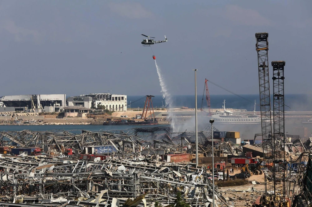 Cảnh đổ nát hoang tàn sau vụ nổ kinh hoàng ở khu cảng thủ đô Beirut, Liban ngày 5/8/2020. (Ảnh: THX/TTXVN)