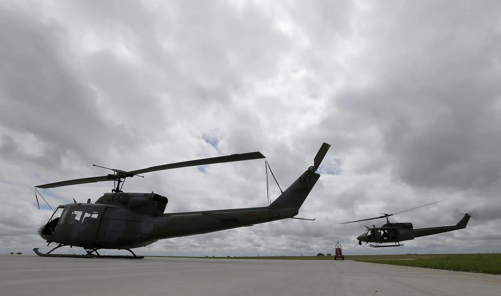 Sau khi bị bắn, chiếc trực thăng UH-1N đã hạ cánh an toàn tại sân bay. (Nguồn: washingtontimes.com)
