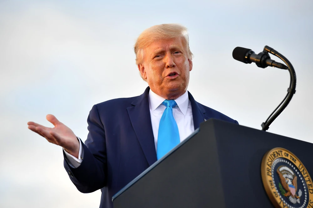 Tổng thống Mỹ Donald Trump phát biểu trong cuộc vận động tranh cử ở thành phố Latrobe, bang Pennsylvania ngày 3/9/2020. (Ảnh: AFP/TTXVN)