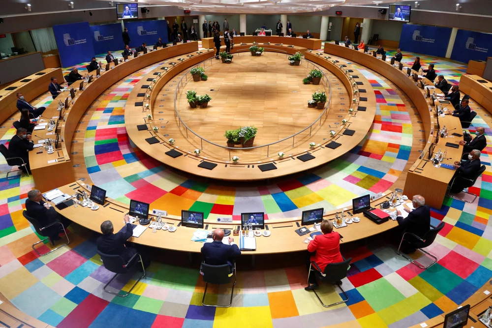 Toàn cảnh hội nghị thượng đỉnh EU tại Brussels, Bỉ, ngày 17/7/2020. (Ảnh: AFP/ TTXVN)