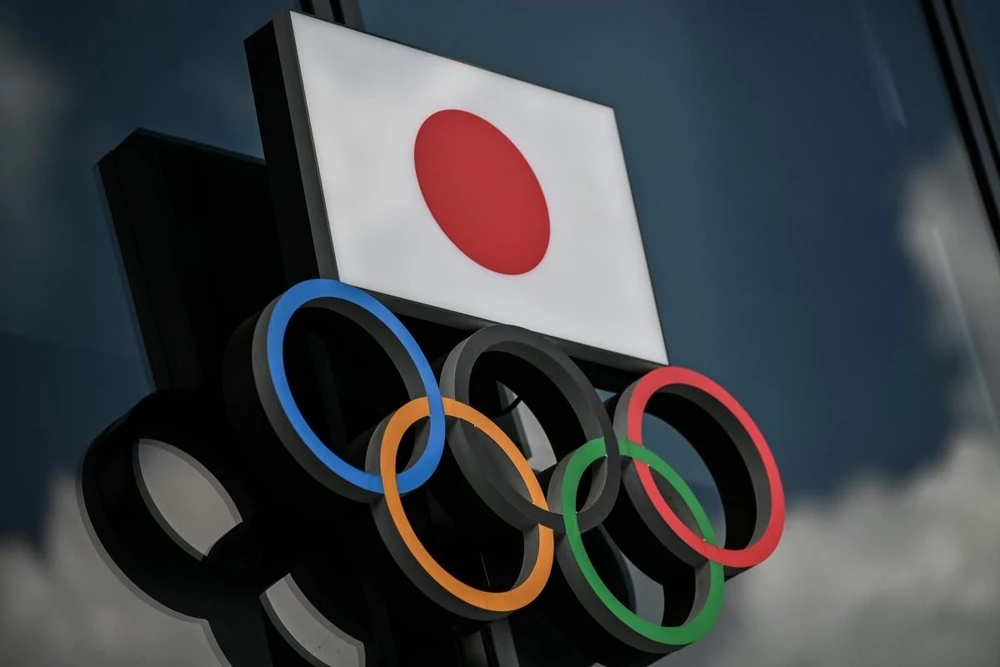 Biểu tượng Olympic bên ngoài Bảo tàng Olympic tại Tokyo, Nhật Bản. (Nguồn: AFP)