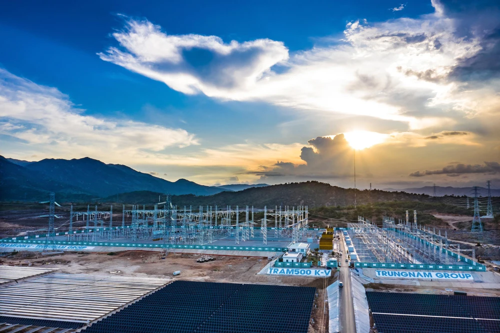 Trạm biến áp 500kV trong cụm dự án Nhà máy điện năng lượng Mặt Trời 450MW tại tỉnh Ninh Thuận. 