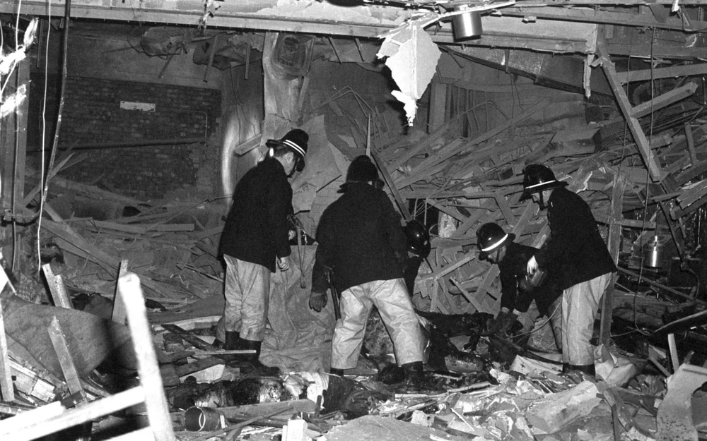 Hiện trường một vụ đánh bom khủng bố ở Birmingham vào đêm 21/11/1974. (Nguồn: PA)