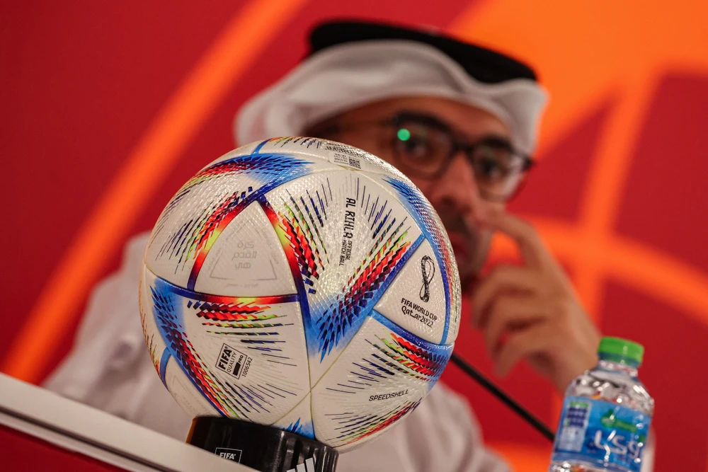 Trái bóng Al Rihla tại cuộc họp báo ở Doha, Qatar ngày 3/11/2022. (Ảnh: AFP/TTXVN)