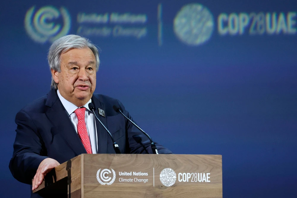 Tổng thư ký Liên hợp quốc Antonio Guterres phát biểu tại Hội nghị COP28. (Ảnh: AP)