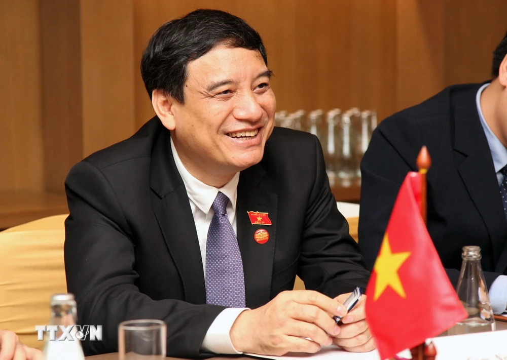 Ông Nguyễn Đắc Vinh, Chủ nhiệm Ủy ban Văn hóa, Giáo dục của Quốc hội Việt Nam phát biểu. (Ảnh: Đỗ Bá Thành/TTXVN)