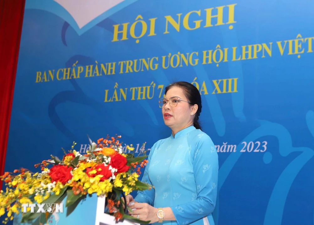 Ủy viên Trung ương Đảng, Chủ tịch Hội Liên hiệp Phụ nữ Việt Nam Hà Thị Nga phát biểu khai mạc hội nghị. (Ảnh: Phương Hoa/TTXVN)