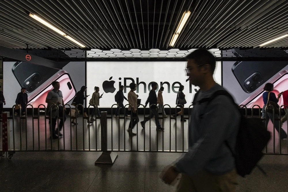 Một số địa phương tại Trung Quốc đã yêu cầu nhân viên không sử dụng iPhone tại cơ quan nhà nước. (Nguồn: Bloomberg)