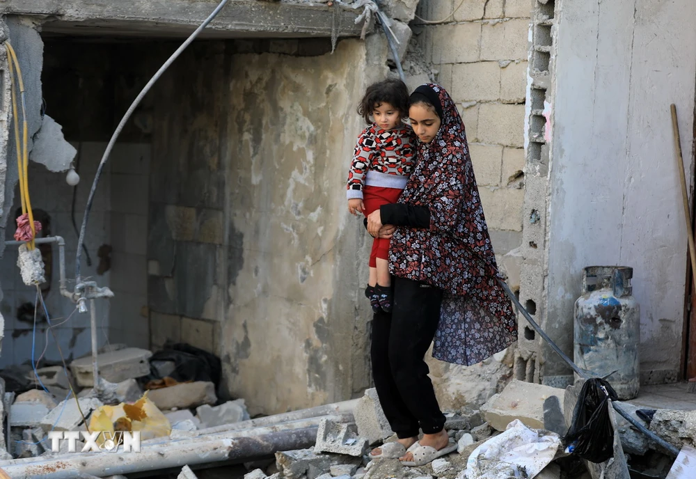 Cảnh đổ nát sau các cuộc không kích của Israel tại Rafah, Dải Gaza, ngày 29/12/2023. (Ảnh: THX/TTXVN)