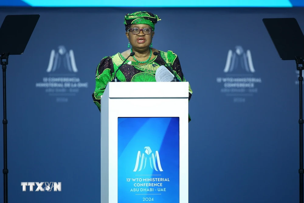 Tổng Giám đốc Tổ chức Thương mại thế giới (WTO) Ngozi Okonjo-Iweala phát biểu tại phiên khai mạc Hội nghị Bộ trưởng lần thứ 13 ở Abu Dhabi (UAE), ngày 26/2/2024. (Ảnh: THX/TTXVN)