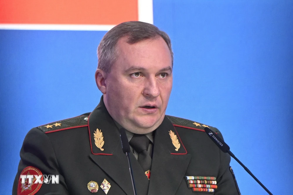 Bộ trưởng Quốc phòng Belarus Viktor Khrenin. (Ảnh: AFP/TTXVN)