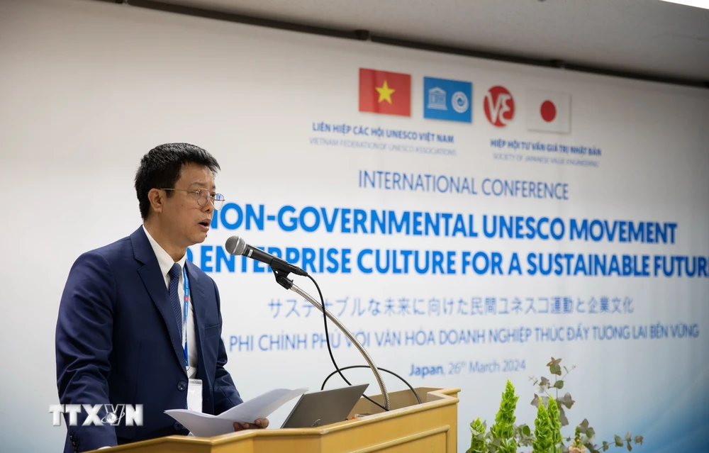 Ông Trần Văn Mạnh, Phó Chủ tịch thường trực VFUA, Phó Chủ tịch Liên hiệp UNESCO châu Á-Thái Bình Dương phát biểu tại sự kiện. (Ảnh: Xuân Giao/TTXVN)