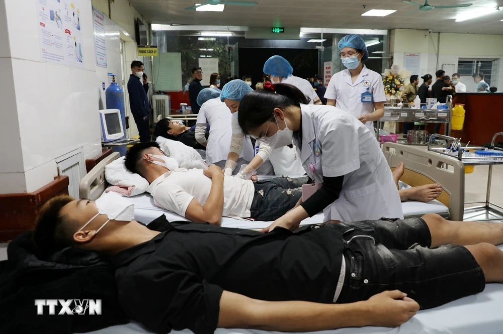 Đến sáng 6/4, sức khỏe của 92 công nhân Công ty TNHH sản xuất giày Chung Jye nghi bị ngộ độc thực phẩm đã cơ bản ổn định. (Ảnh minh họa: Thái Hùng/TTXVN)