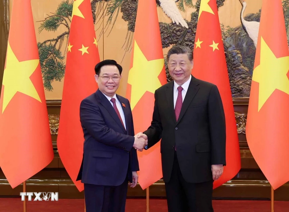 Chủ tịch Quốc hội Vương Đình Huệ hội kiến Tổng Bí thư, Chủ tịch Trung Quốc Tập Cận Bình. (Ảnh: Nhan Sáng/TTXVN)