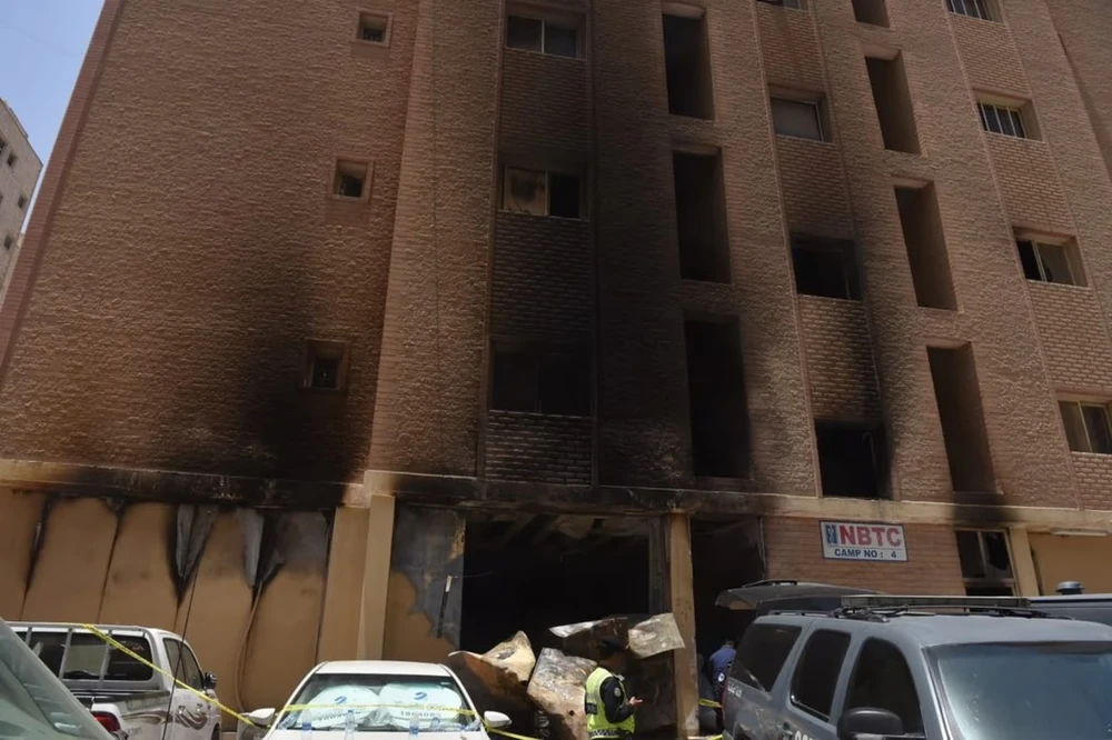 Đến nay đã có ít nhất 41 người thiệt mạng trong vụ cháy tòa nhà 6 tầng ở Kuwait. (Nguồn: Mạng xã hội X)
