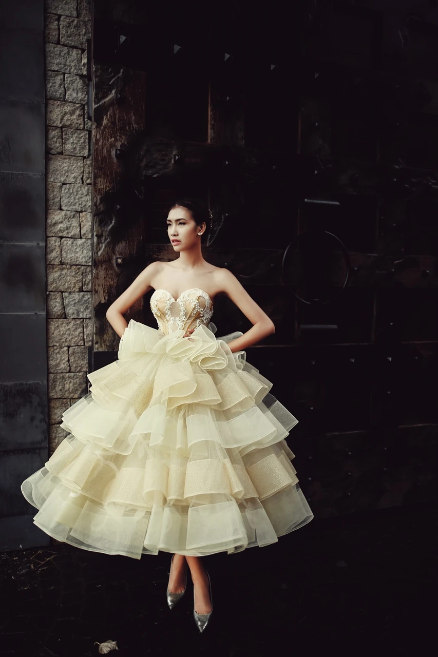 Đông Nhi chuẩn bị 10 mẫu váy, đi giày 30 triệu đồng trong lễ cưới - Thời  trang sao