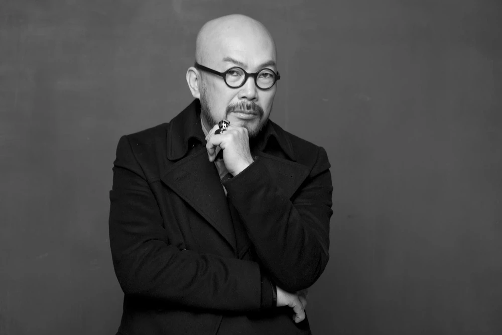 Nhà thiết kế Lie Sang Bong, một huyền thoại của thời trang Hàn Quốc. (Ảnh: BTC)