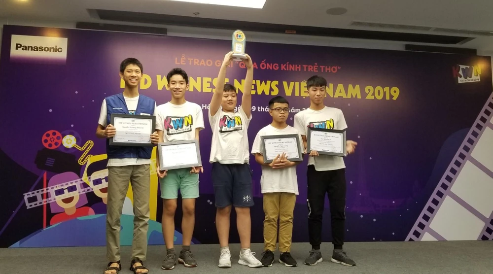 Nhóm Giải Nhất hạng mục 13-18 tuổi. (Ảnh: CTV/Vietnam+)
