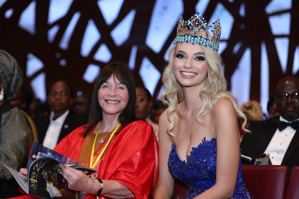 Chủ tịch Miss World Organization Julia Morle và đương kim Miss World 2021 Karolina Bielawski sẽ đến Việt Nam dự chung kết Miss World Vietnam 2022. (Ảnh: BTC)