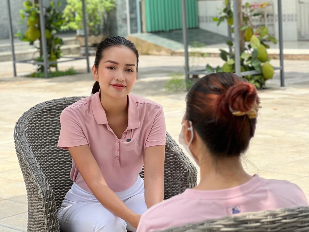 Hoa hậu Ngọc Châu cùng hành trình học dũng cảm của các mẹ đơn thân