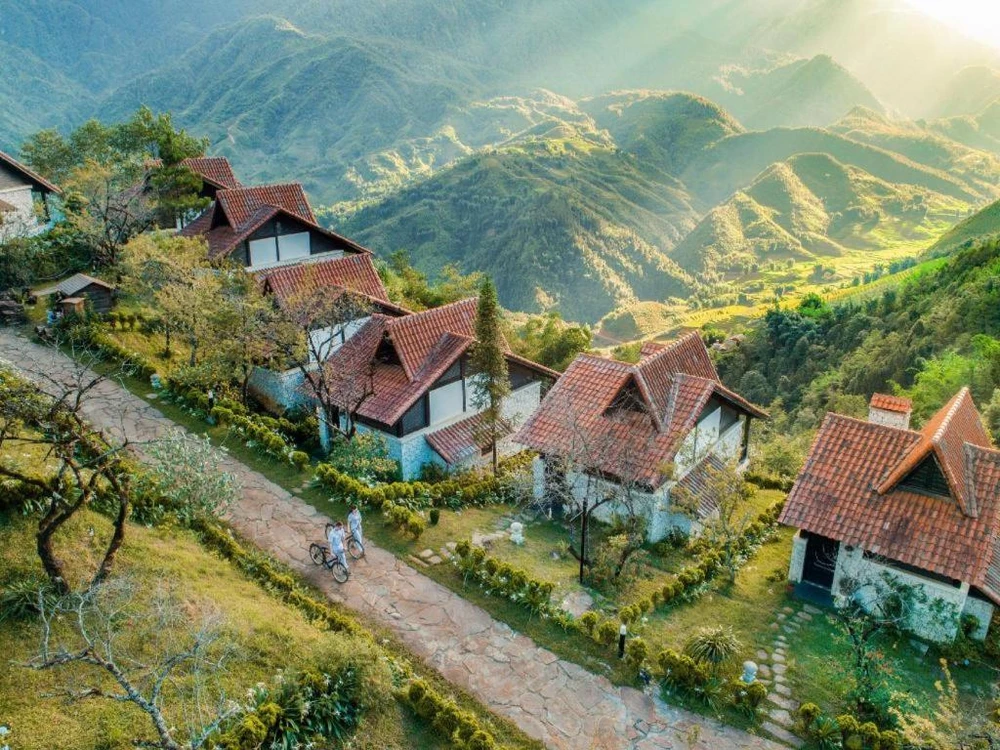 Du khách Việt có xu hướng thích nghỉ trong những căn nhà trên núi giữa thiên nhiên. (Ảnh: CTV/Vietnam+)