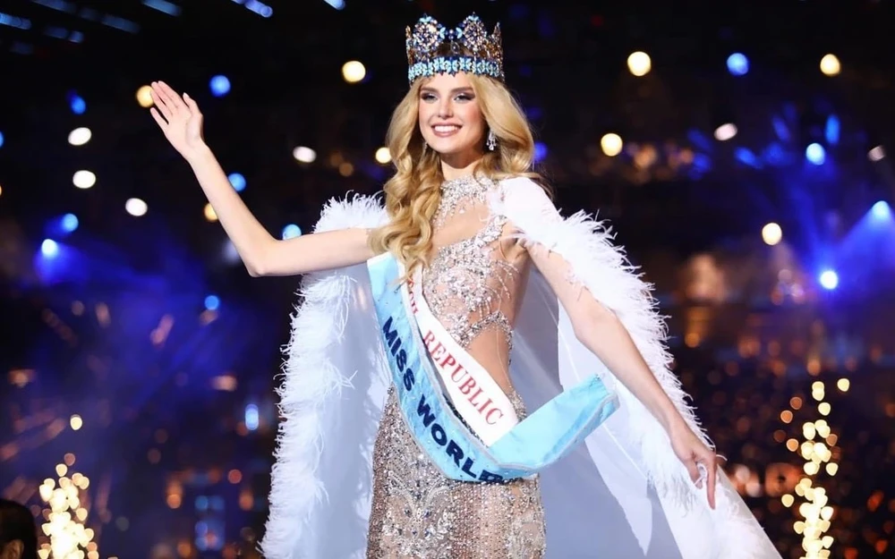 Người đẹp đến từ Cộng hòa Czech đăng quang Miss World lần thứ 71.