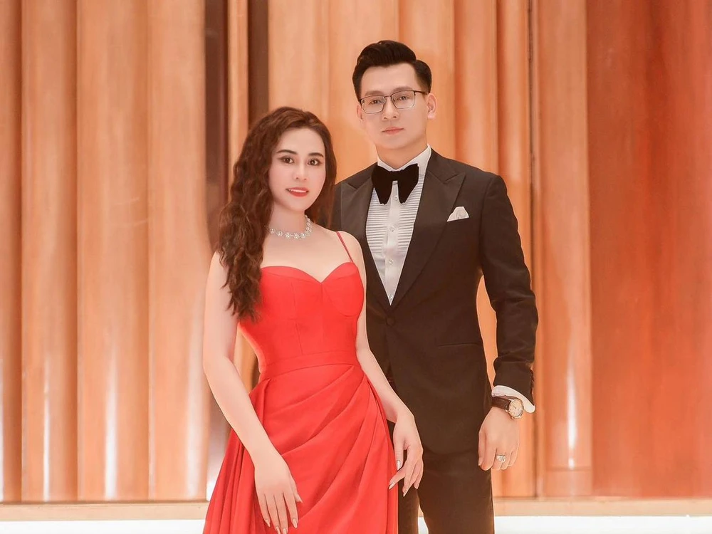 MC Thế Cương và Đương kim Mrs Grand International Phan Kim Oanh, đồng thời là Trưởng ban tổ chức cuộc thi Mrs Earth Vietnam 2024. (Ảnh: BTC)