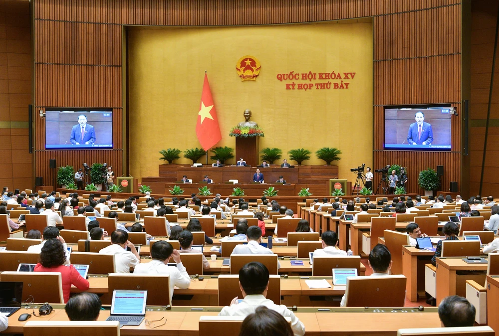 Hôm nay, Bộ trưởng Nguyễn Văn Hùng sẽ tiếp tục trả lời chất vấn của đại biểu Quốc hội. (Ảnh: TTXVN)
