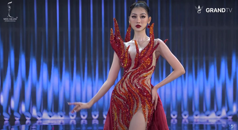 Hình ảnh Quế Anh trong đêm bán kết Miss Grand International 2024.