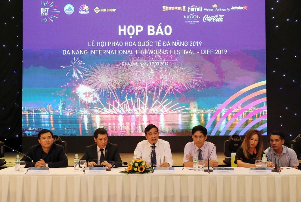 Ban tổ chức công bố thông tin chính thức về Lễ hội pháo hoa quốc tế Đà Nẵng 2019. (Ảnh: Trần Lê Lâm/TTXVN)