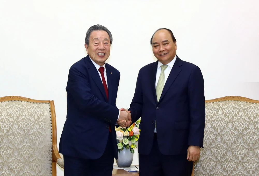 Thủ tướng Nguyễn Xuân Phúc tiếp ông Han Chang-woo, Chủ tịch Tập đoàn Maruhan (Nhật Bản). (Ảnh: Thống Nhất/TTXVN)
