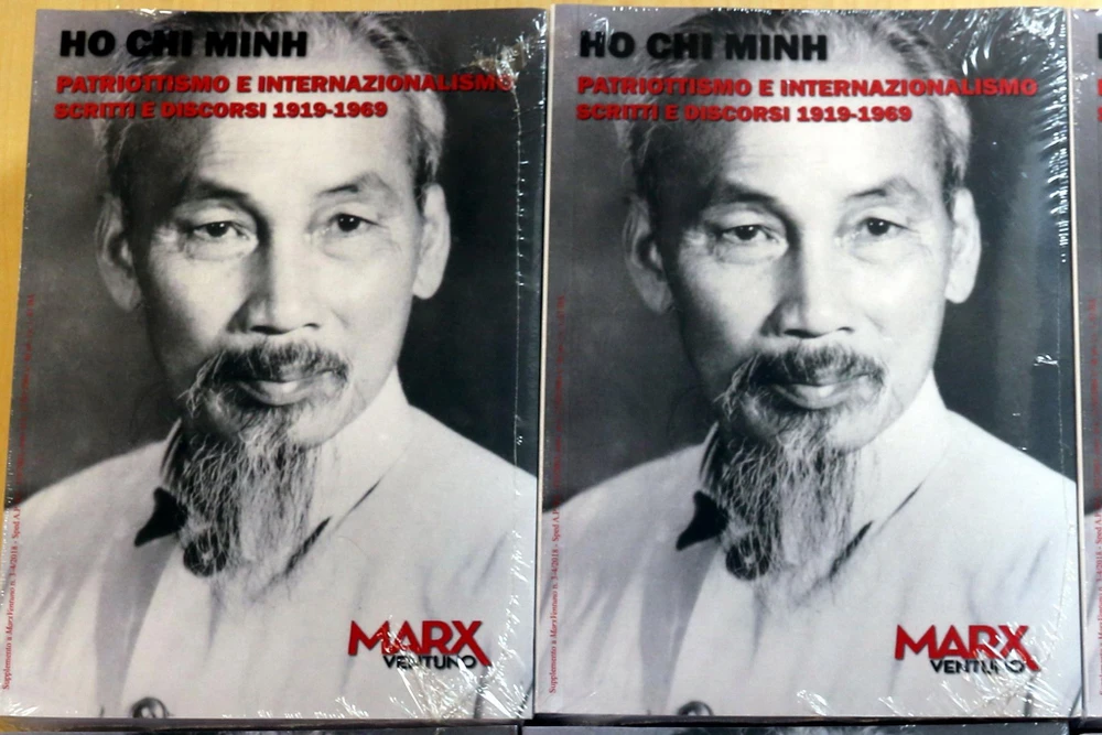 Bìa cuốn sách 'Hồ Chí Minh-Chủ nghĩa yêu nước và Chủ nghĩa quốc tế." (Ảnh: Ngự Bình/Vietnam+)