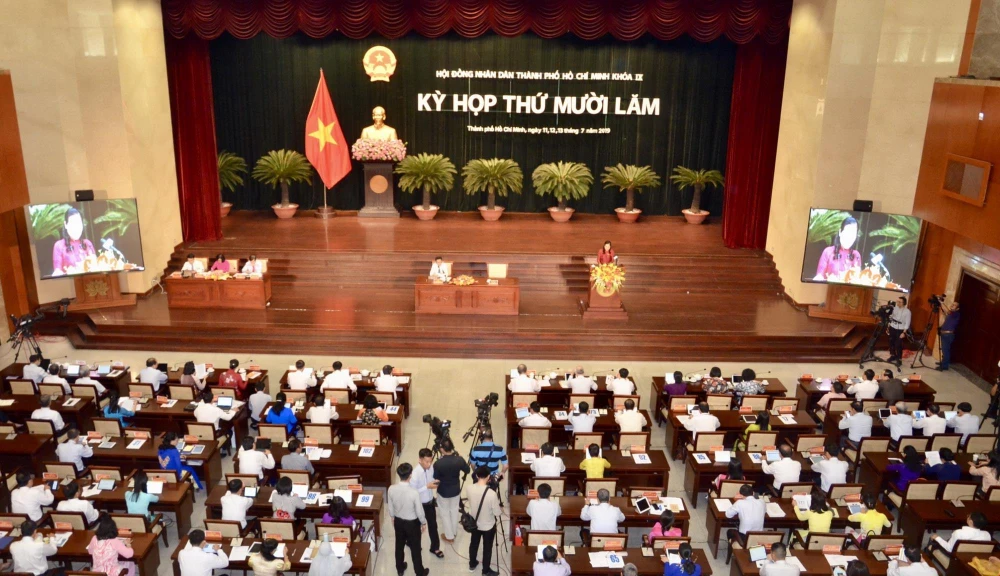 Toàn cảnh kỳ họp Hội đồng Nhân dân Thành phố Hồ Chí Minh khóa IX. (Ảnh: Thành Chung/TTXVN)
