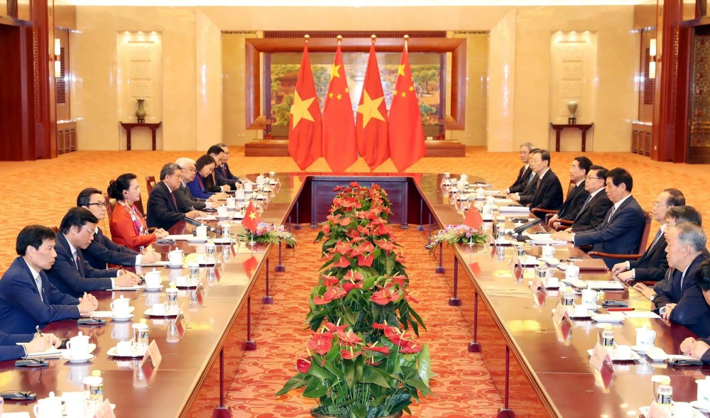 Chủ tịch Quốc hội Nguyễn Thị Kim Ngân hội đàm với Chủ tịch Nhân đại Trung Quốc Lật Chiến Thư. (Ảnh: Trọng Đức/TTXVN)