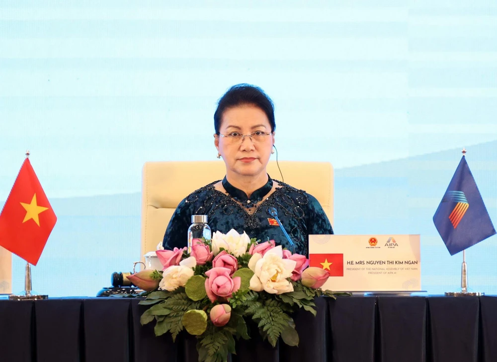 Chủ tịch Quốc hội Nguyễn Thị Kim Ngân, Chủ tịch AIPA- 41 điều hành Phiên họp toàn thể thứ Nhất Đại hội đồng lần thứ 41. (Ảnh: TTXVN)