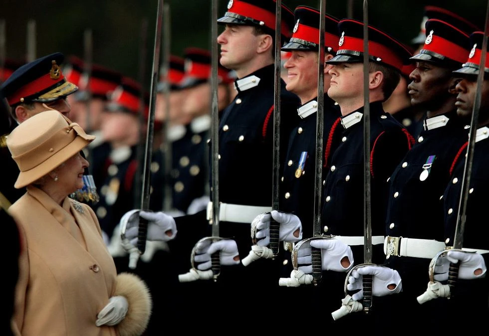Nữ hoàng Elizabeth II là người giữ ngai vàng lâu nhất thế giới, đúng hay sai?