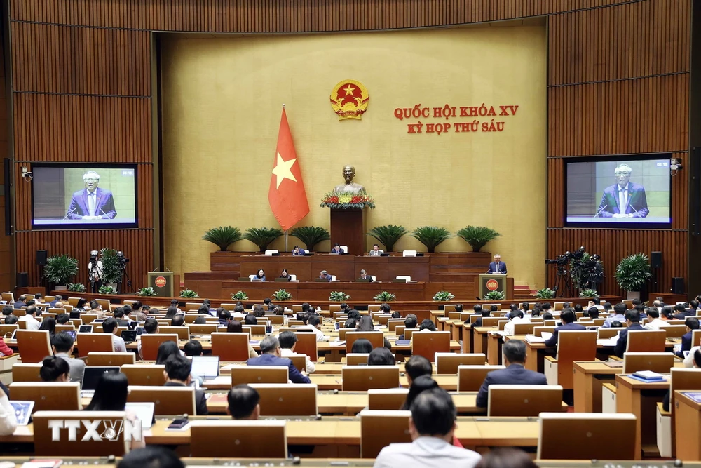 Chánh án Tòa án Nhân dân Tối cao Nguyễn Hòa Bình phát biểu giải trình, làm rõ một số vấn đề đại biểu Quốc hội nêu. (Ảnh: Doãn Tấn/TTXVN)