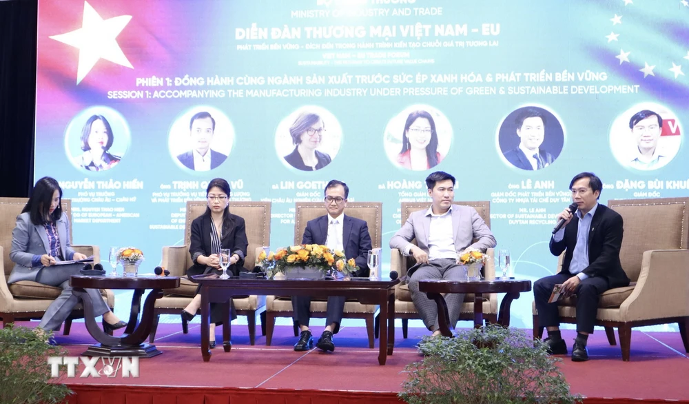 Các chuyên gia chia sẻ về cơ hội hợp tác Việt Nam-EU. (Ảnh: Xuân Anh/TTXVN)